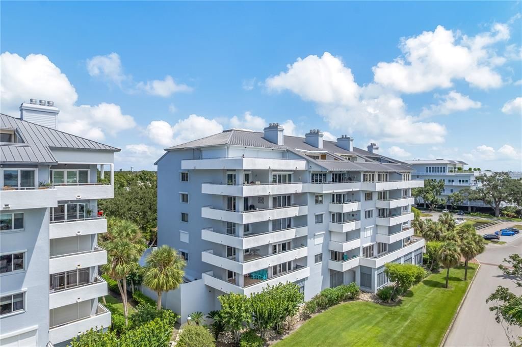 For Sale: $315,875 (2 beds, 2 baths, 1590 Square Feet)