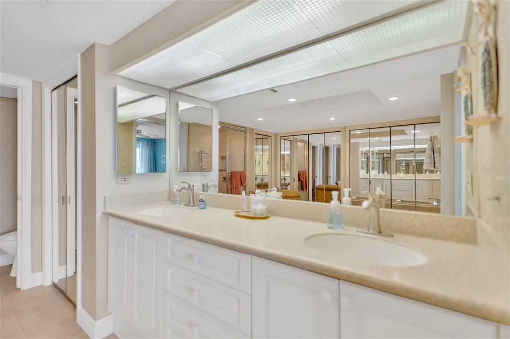 For Sale: $315,875 (2 beds, 2 baths, 1590 Square Feet)