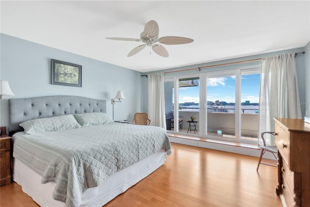 For Sale: $315,875 (2 beds, 2 baths, 1590 Square Feet)