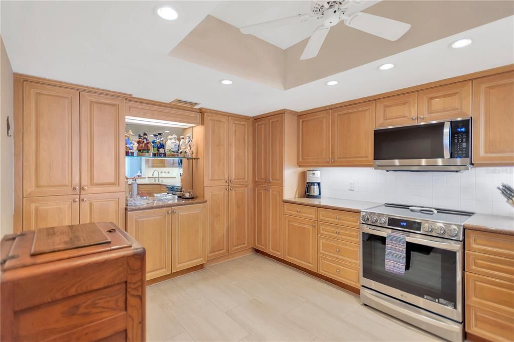 For Sale: $315,875 (2 beds, 2 baths, 1590 Square Feet)