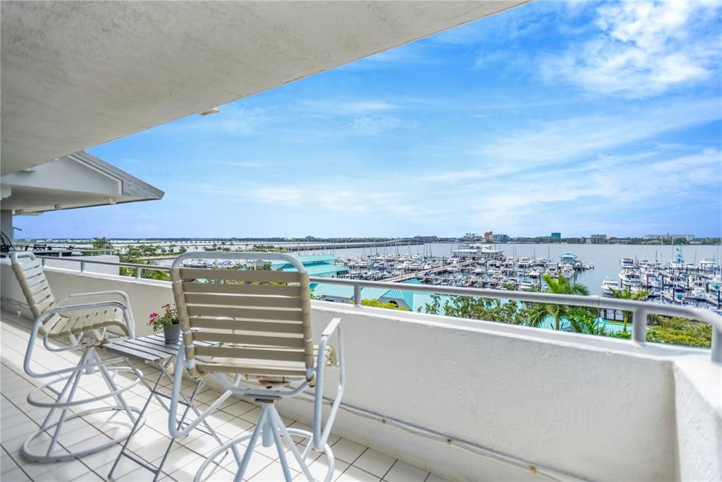 For Sale: $315,875 (2 beds, 2 baths, 1590 Square Feet)