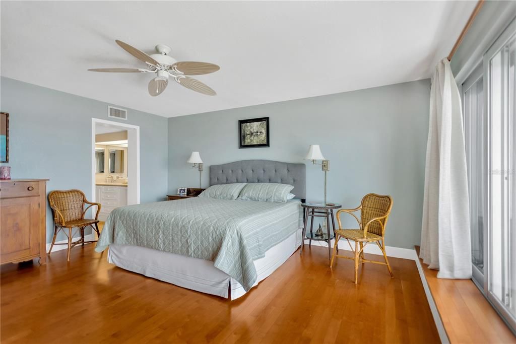 For Sale: $315,875 (2 beds, 2 baths, 1590 Square Feet)