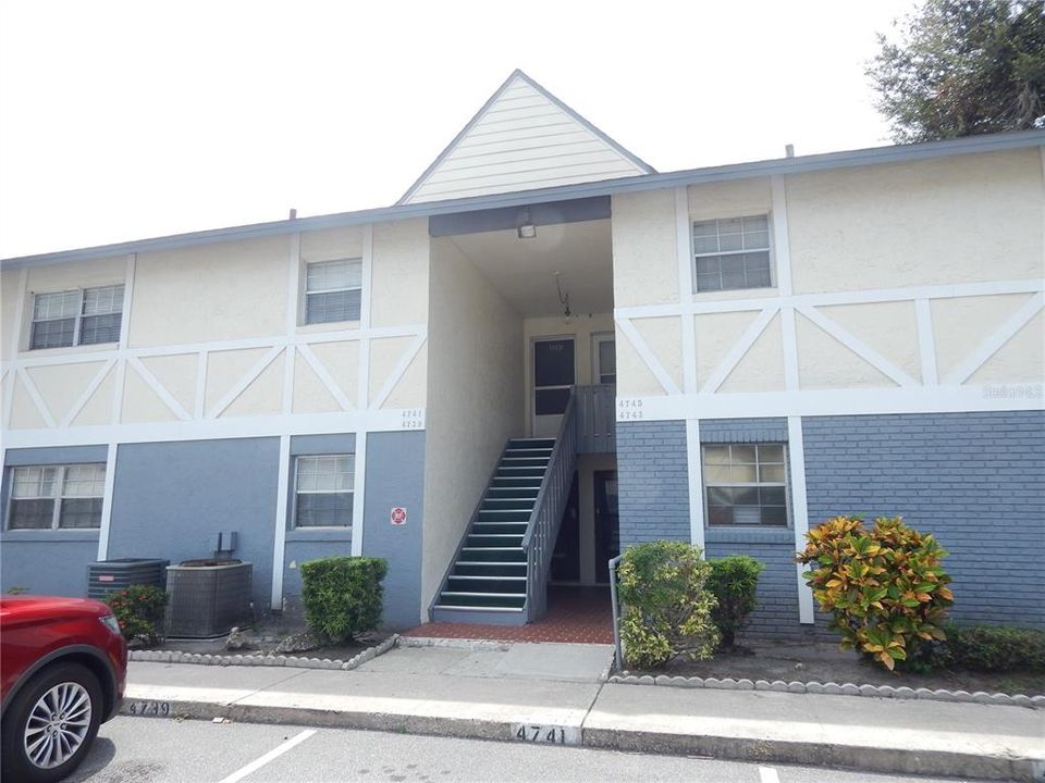 出租: $1,600 (2 贝兹, 2 浴室, 967 平方英尺)