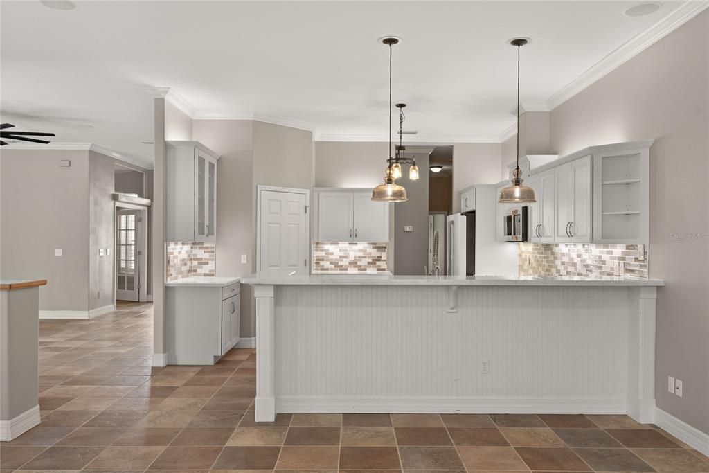 Под контрактом: $799,900 (4 спален, 3 ванн, 2563 Квадратных фут)