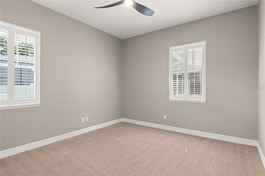 Под контрактом: $799,900 (4 спален, 3 ванн, 2563 Квадратных фут)