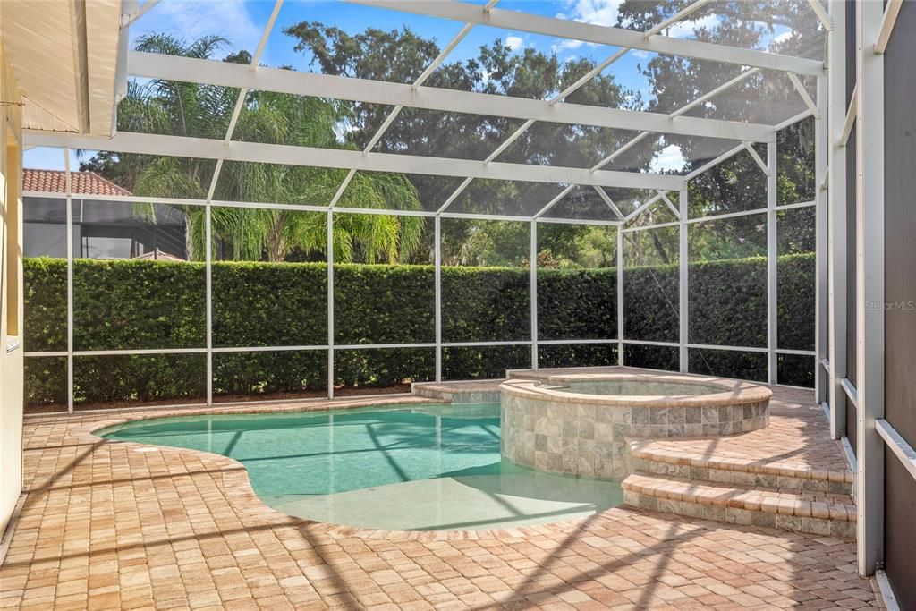 Под контрактом: $799,900 (4 спален, 3 ванн, 2563 Квадратных фут)