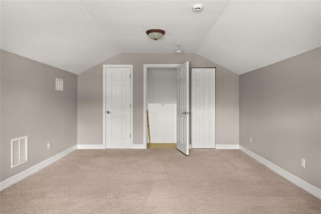 Под контрактом: $799,900 (4 спален, 3 ванн, 2563 Квадратных фут)