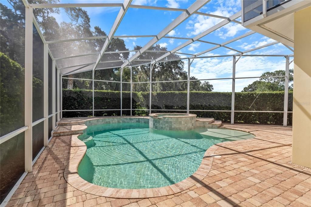 Под контрактом: $799,900 (4 спален, 3 ванн, 2563 Квадратных фут)