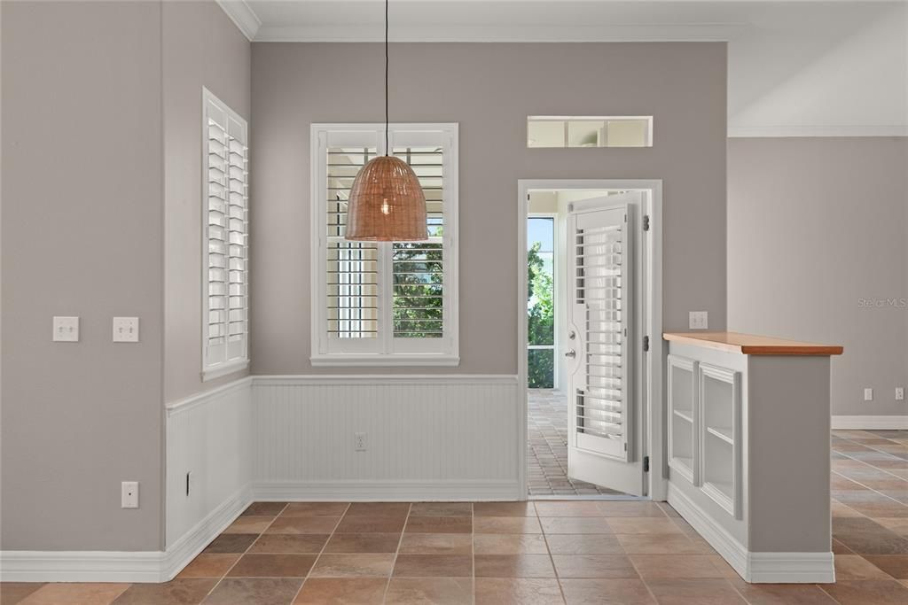 Под контрактом: $799,900 (4 спален, 3 ванн, 2563 Квадратных фут)