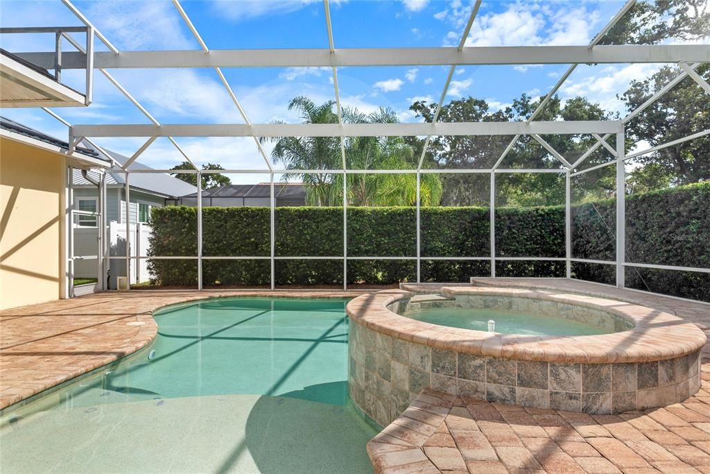 Под контрактом: $799,900 (4 спален, 3 ванн, 2563 Квадратных фут)