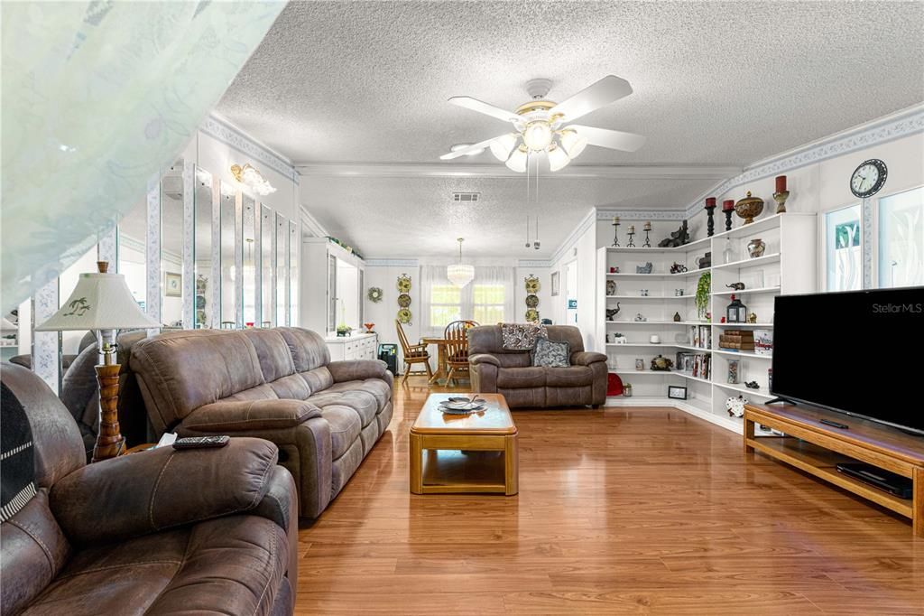 待售: $159,900 (2 贝兹, 2 浴室, 1531 平方英尺)