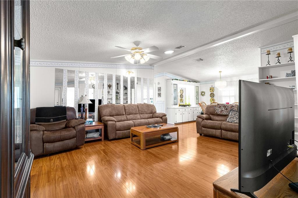 待售: $159,900 (2 贝兹, 2 浴室, 1531 平方英尺)