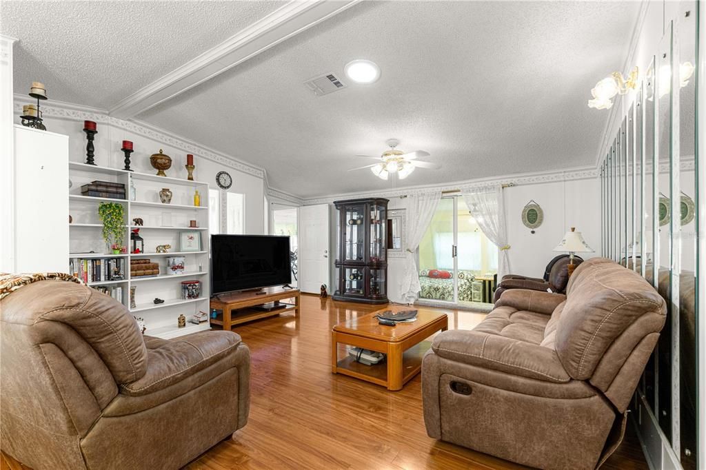 待售: $159,900 (2 贝兹, 2 浴室, 1531 平方英尺)