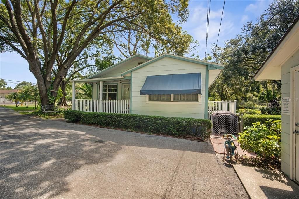 Activo con contrato: $725,000 (3 camas, 1 baños, 1540 Pies cuadrados)