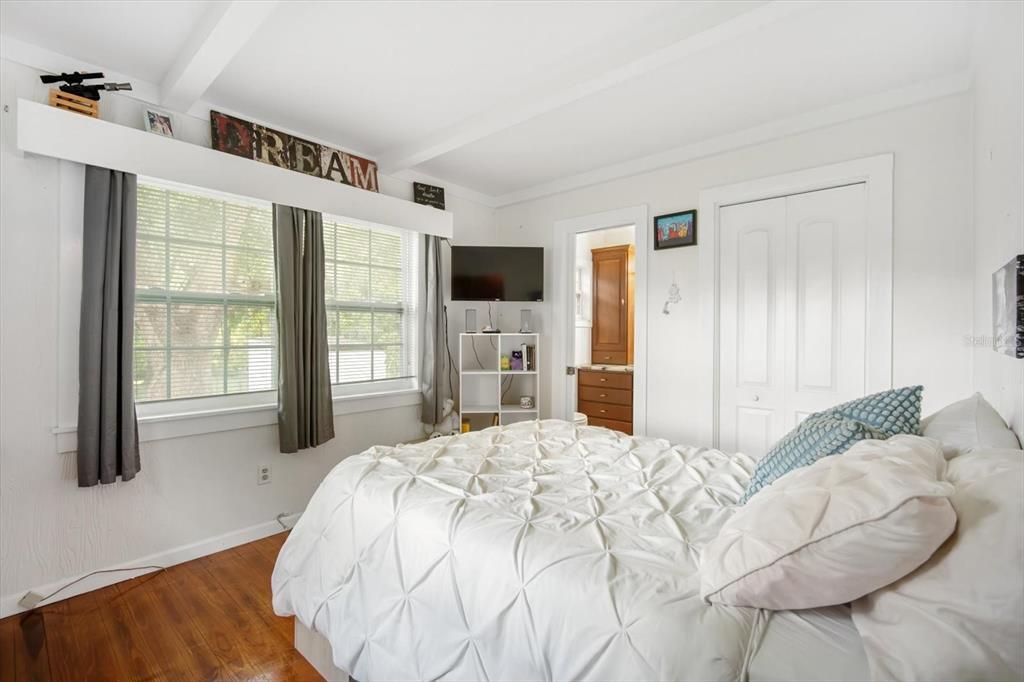 Activo con contrato: $725,000 (3 camas, 1 baños, 1540 Pies cuadrados)