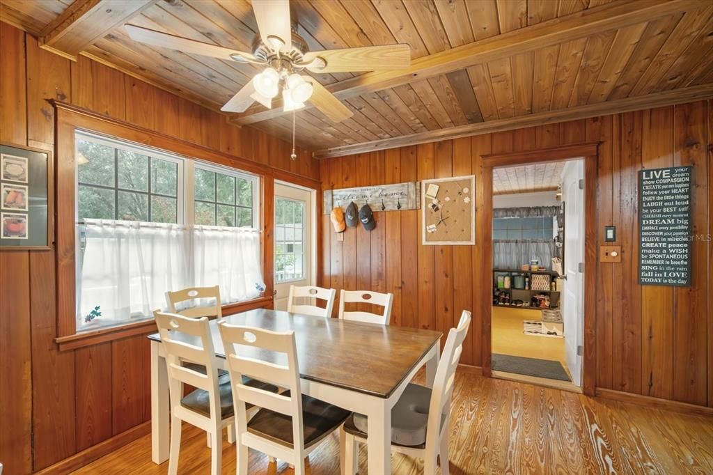 Activo con contrato: $725,000 (3 camas, 1 baños, 1540 Pies cuadrados)