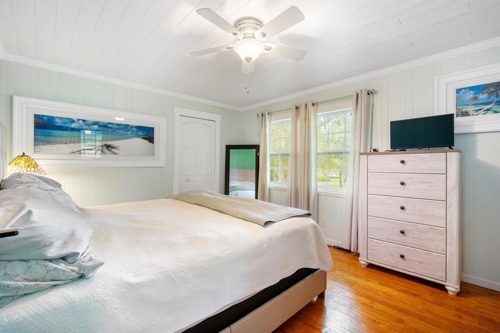 Activo con contrato: $725,000 (3 camas, 1 baños, 1540 Pies cuadrados)