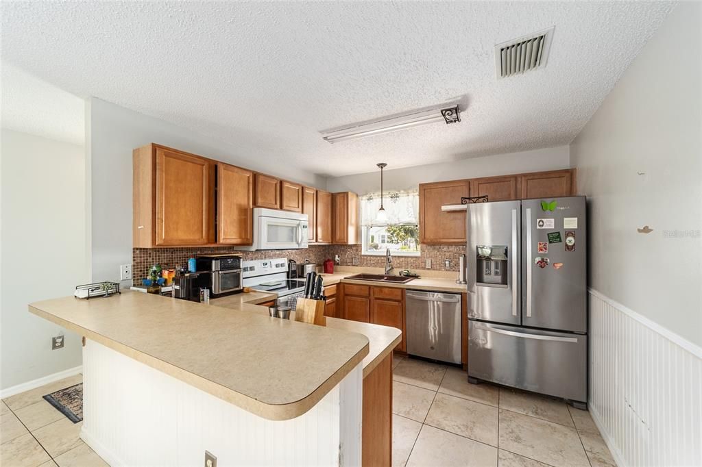 Под контрактом: $260,000 (3 спален, 2 ванн, 1240 Квадратных фут)