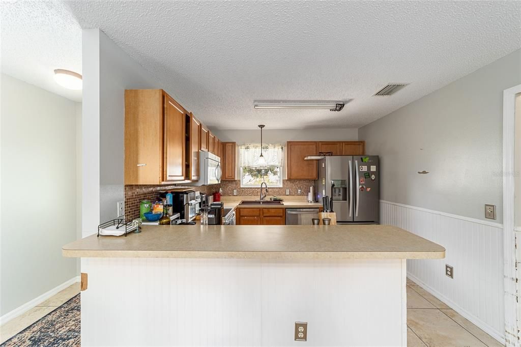 Под контрактом: $260,000 (3 спален, 2 ванн, 1240 Квадратных фут)