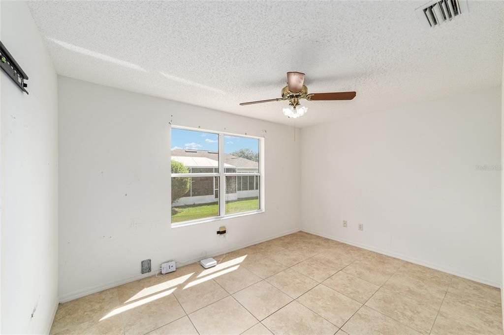 Под контрактом: $260,000 (3 спален, 2 ванн, 1240 Квадратных фут)