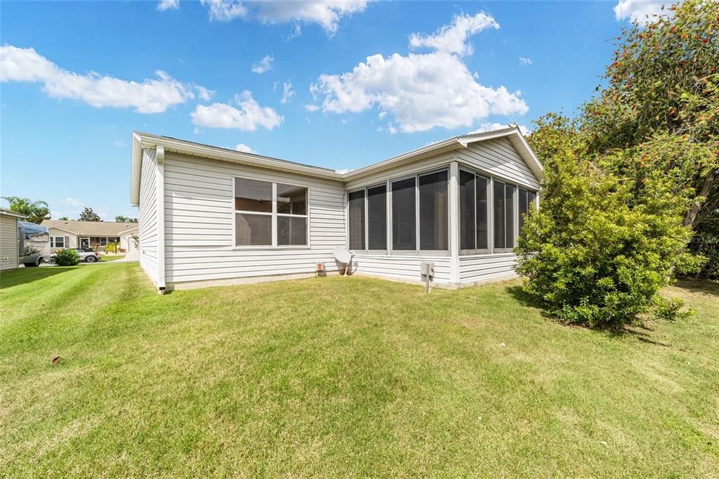 Под контрактом: $260,000 (3 спален, 2 ванн, 1240 Квадратных фут)