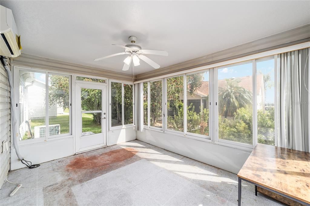 Под контрактом: $260,000 (3 спален, 2 ванн, 1240 Квадратных фут)