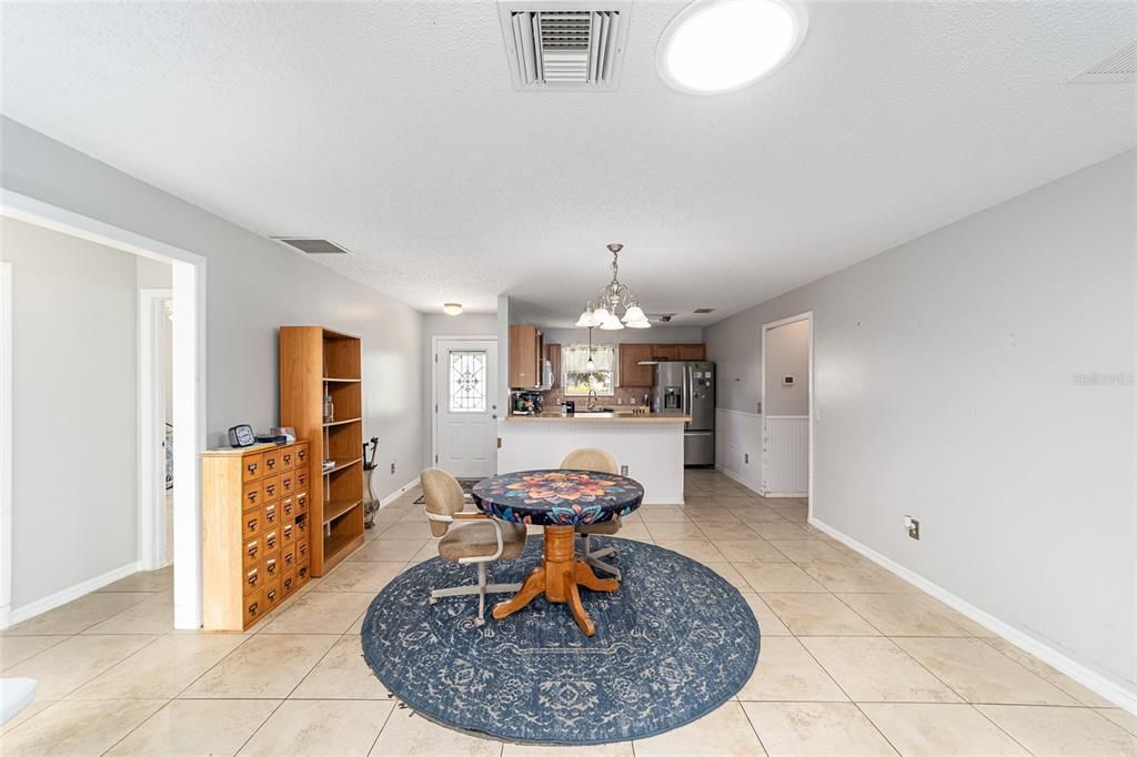 Под контрактом: $260,000 (3 спален, 2 ванн, 1240 Квадратных фут)