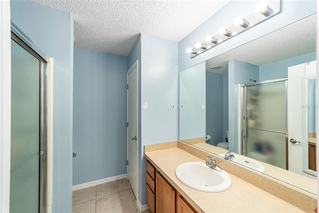 Под контрактом: $260,000 (3 спален, 2 ванн, 1240 Квадратных фут)