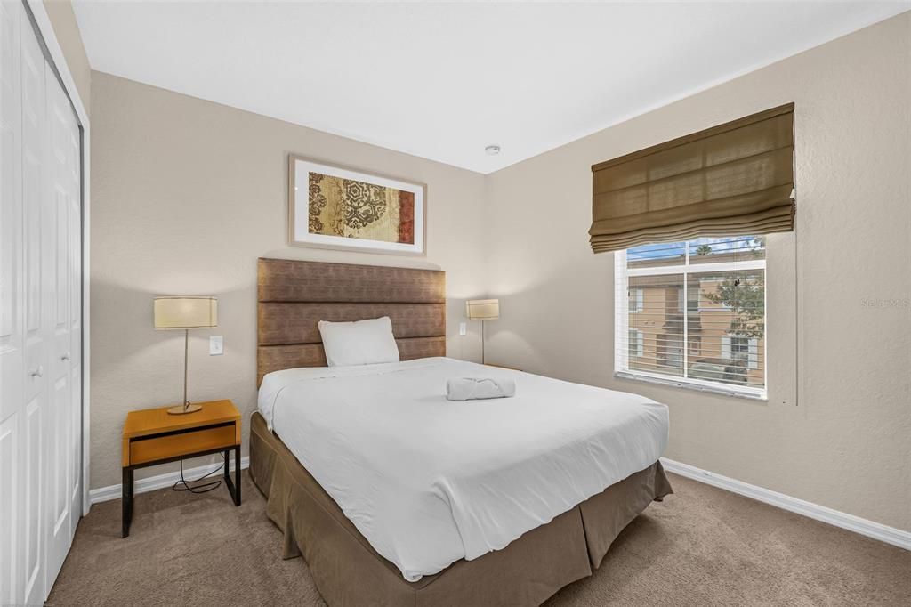 合同活跃: $350,000 (4 贝兹, 3 浴室, 1852 平方英尺)