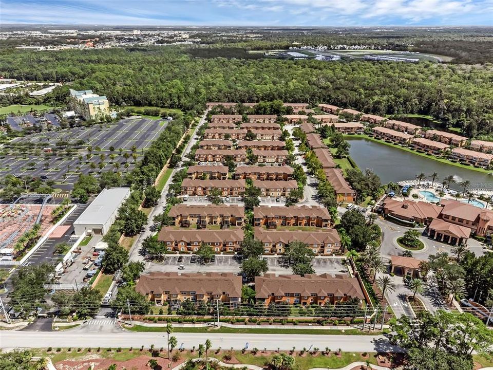 合同活跃: $350,000 (4 贝兹, 3 浴室, 1852 平方英尺)