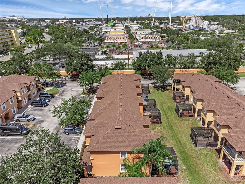 合同活跃: $350,000 (4 贝兹, 3 浴室, 1852 平方英尺)