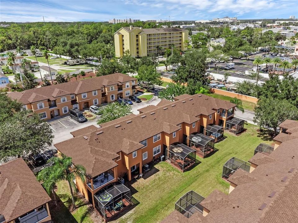 合同活跃: $350,000 (4 贝兹, 3 浴室, 1852 平方英尺)