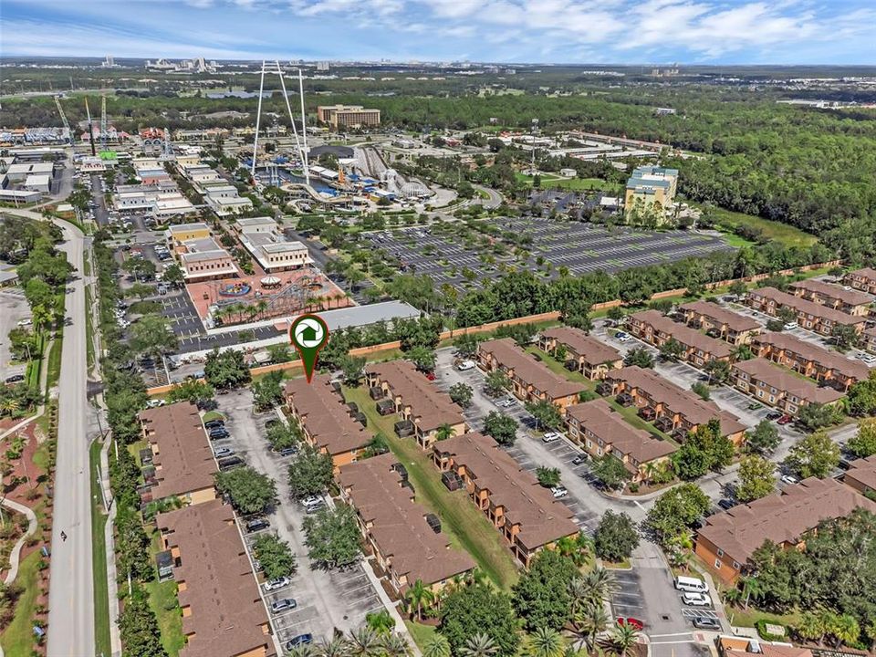 合同活跃: $350,000 (4 贝兹, 3 浴室, 1852 平方英尺)