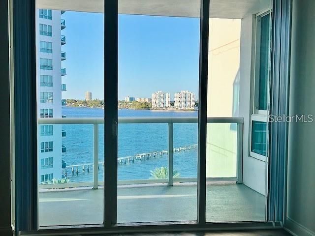 На продажу: $332,000 (2 спален, 2 ванн, 1670 Квадратных фут)