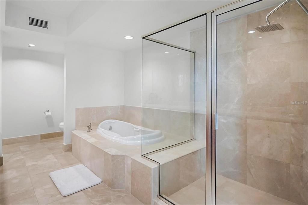 На продажу: $332,000 (2 спален, 2 ванн, 1670 Квадратных фут)