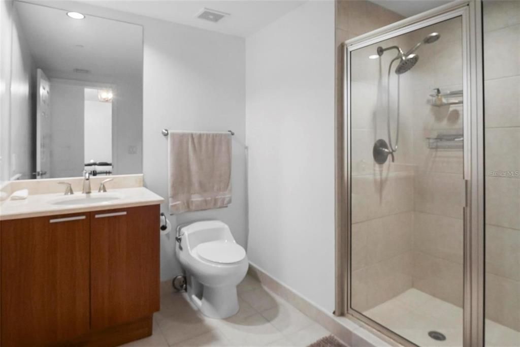 На продажу: $332,000 (2 спален, 2 ванн, 1670 Квадратных фут)