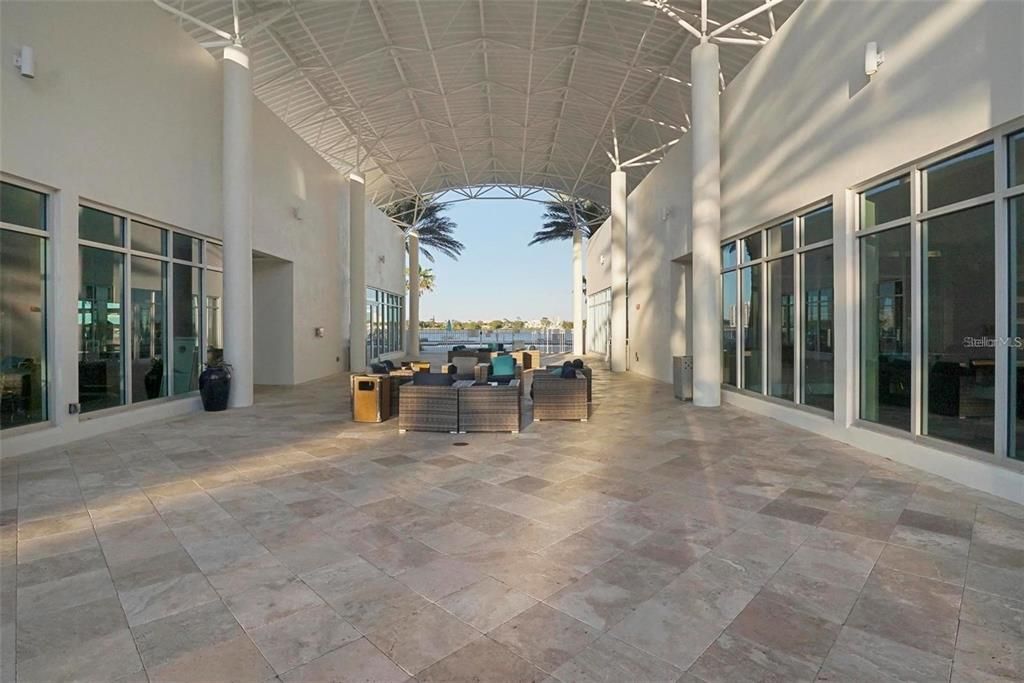 На продажу: $332,000 (2 спален, 2 ванн, 1670 Квадратных фут)