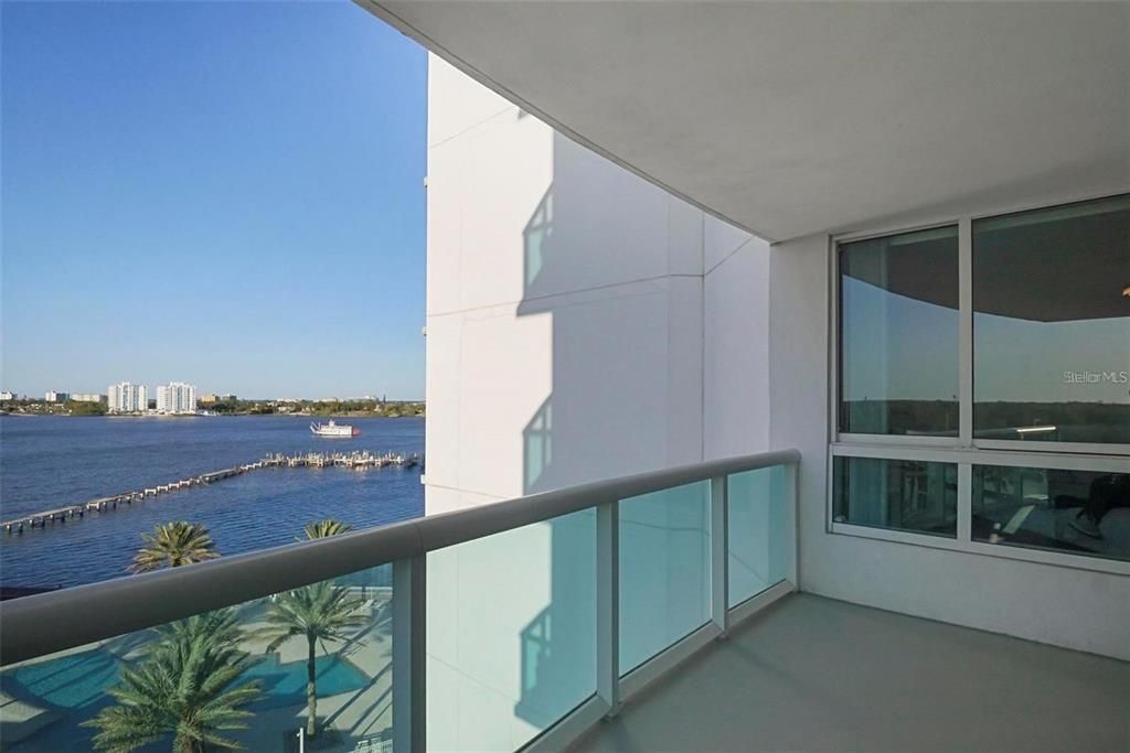 На продажу: $332,000 (2 спален, 2 ванн, 1670 Квадратных фут)