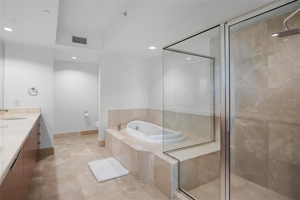 На продажу: $332,000 (2 спален, 2 ванн, 1670 Квадратных фут)