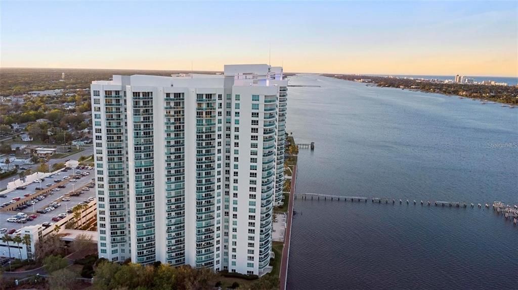 На продажу: $332,000 (2 спален, 2 ванн, 1670 Квадратных фут)