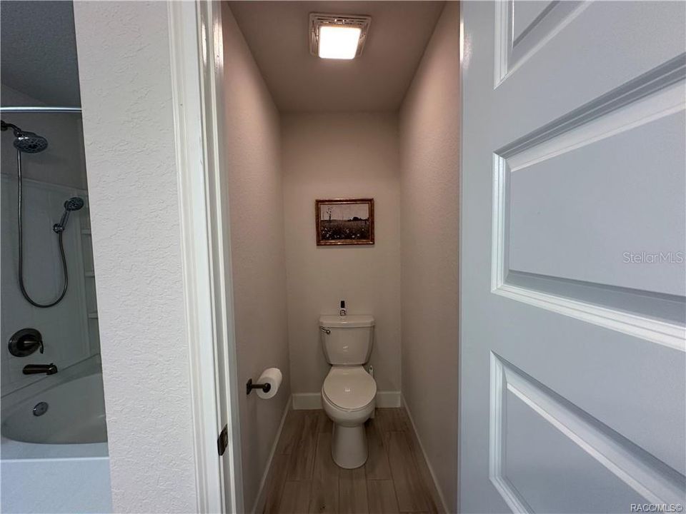 Activo con contrato: $295,000 (3 camas, 2 baños, 1803 Pies cuadrados)