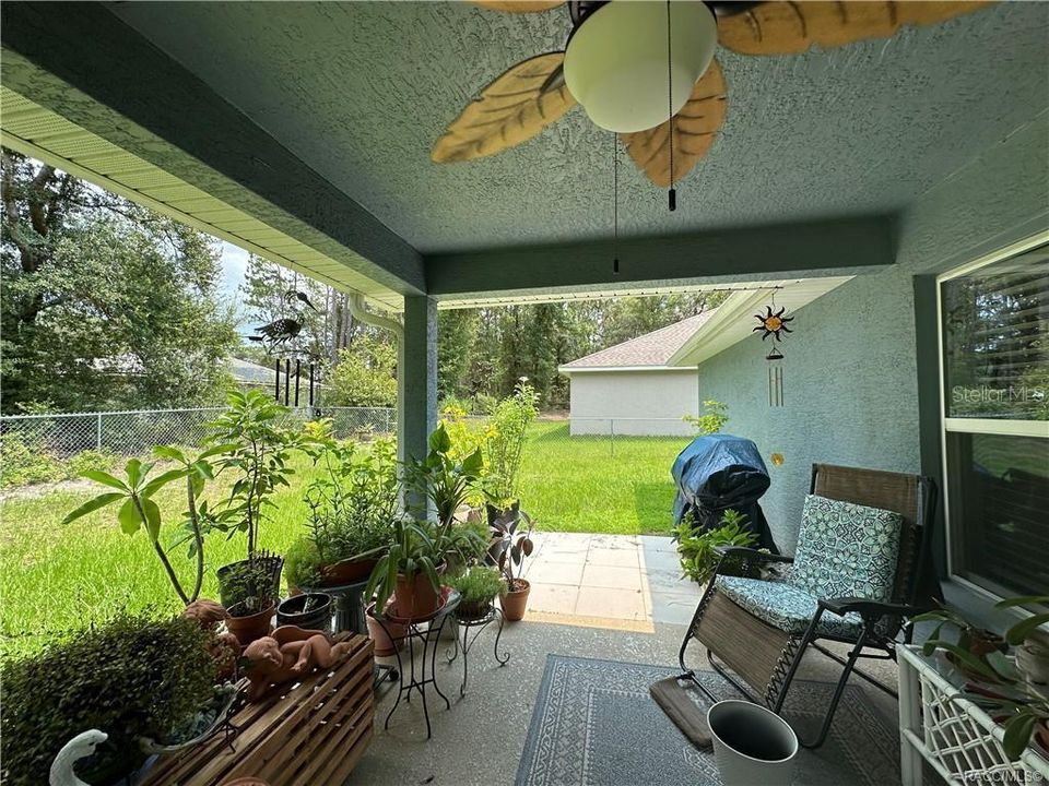 Activo con contrato: $295,000 (3 camas, 2 baños, 1803 Pies cuadrados)