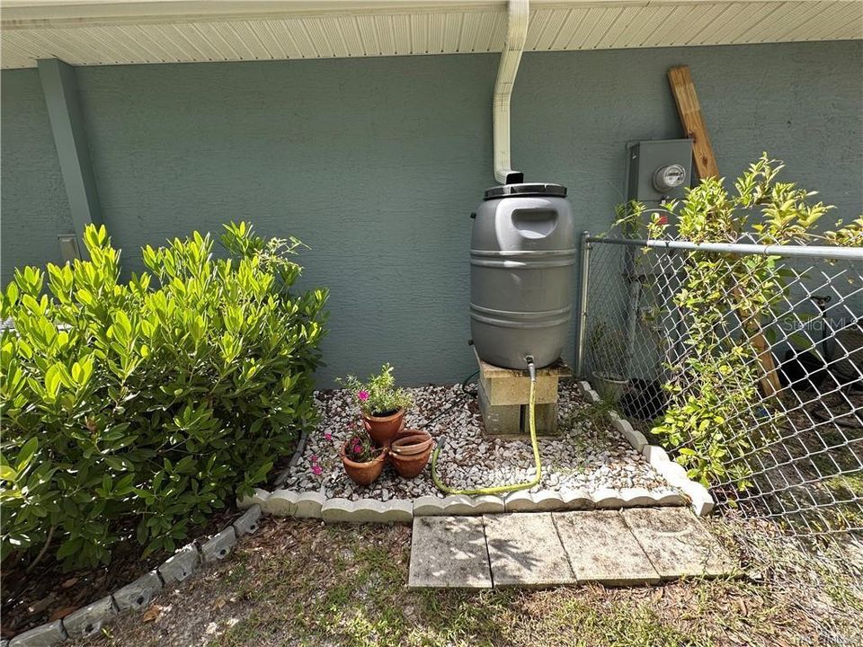 Activo con contrato: $295,000 (3 camas, 2 baños, 1803 Pies cuadrados)