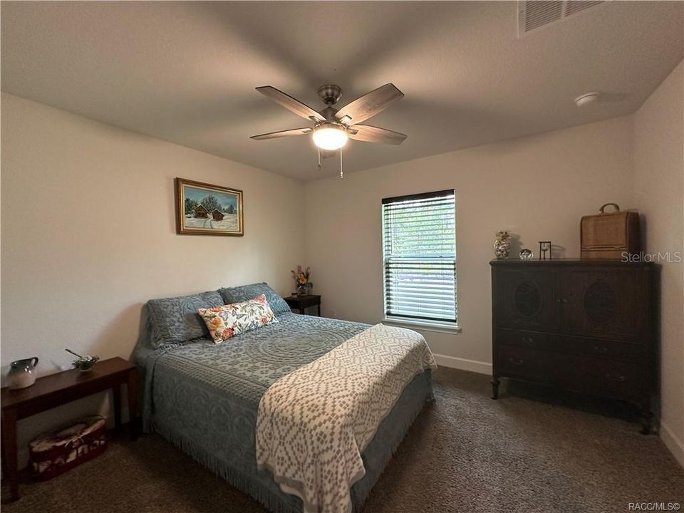 Activo con contrato: $295,000 (3 camas, 2 baños, 1803 Pies cuadrados)