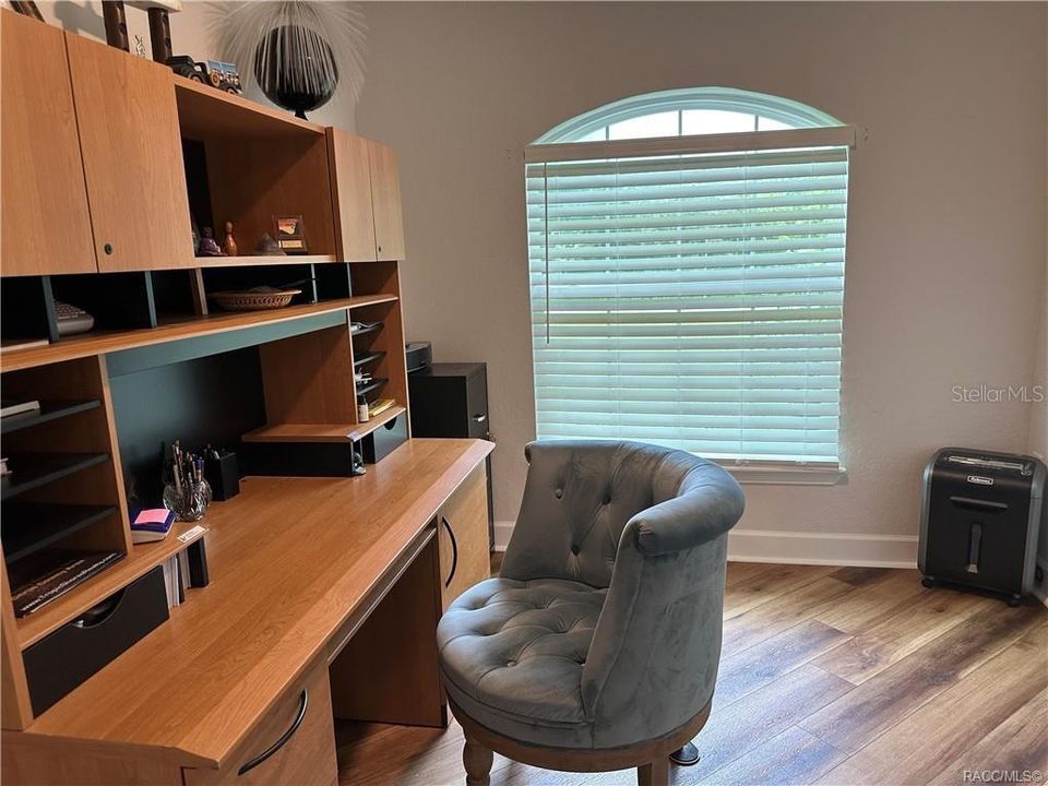 Activo con contrato: $295,000 (3 camas, 2 baños, 1803 Pies cuadrados)