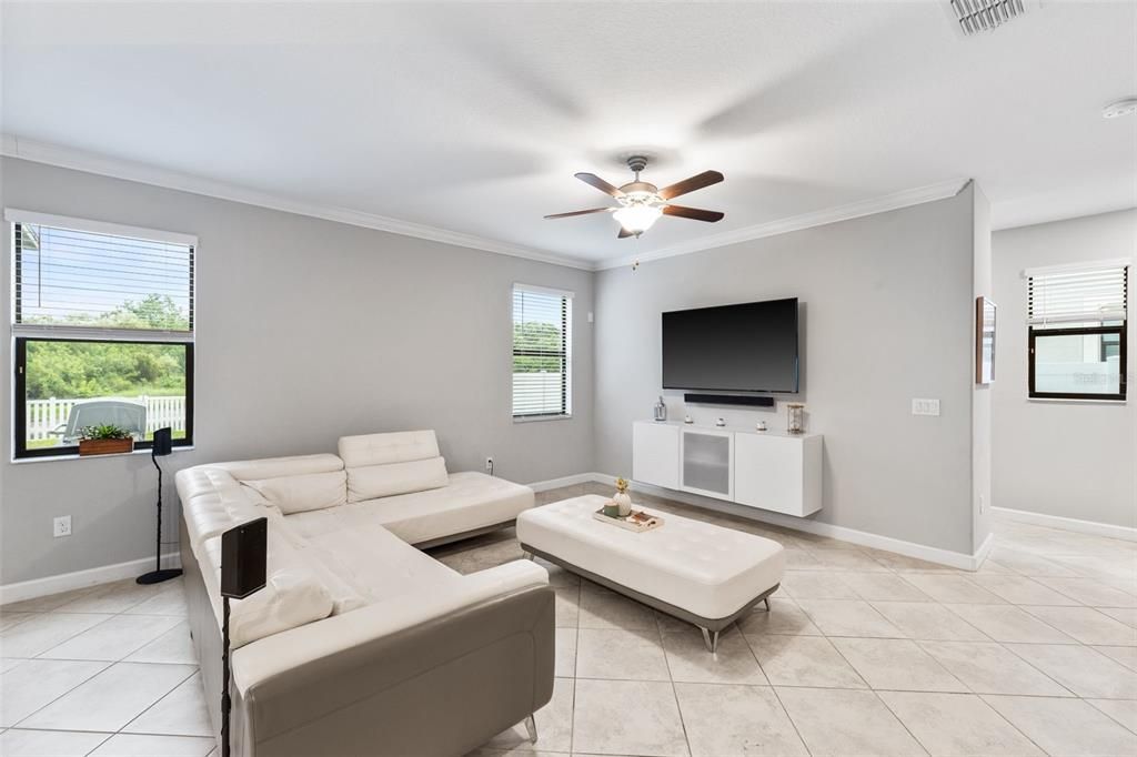 出租: $3,500 (4 贝兹, 2 浴室, 3034 平方英尺)