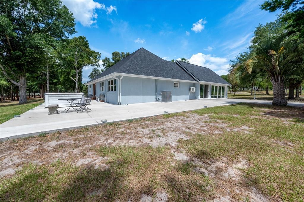 For Sale: $1,390,000 (5 beds, 3 baths, 3284 Square Feet)