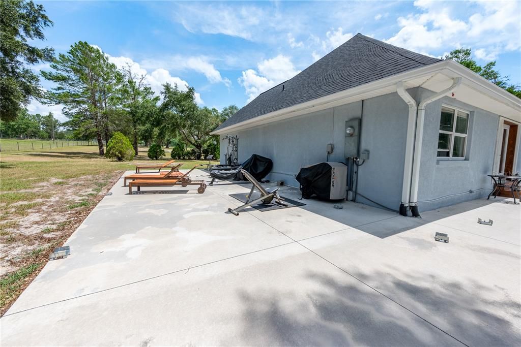 For Sale: $1,390,000 (5 beds, 3 baths, 3284 Square Feet)