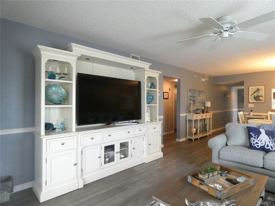 For Rent: $5,500 (2 beds, 2 baths, 1106 Square Feet)