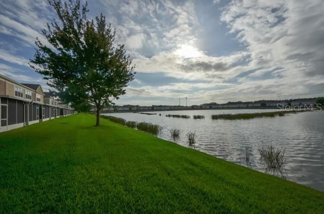 Под контрактом: $2,100 (3 спален, 2 ванн, 1790 Квадратных фут)